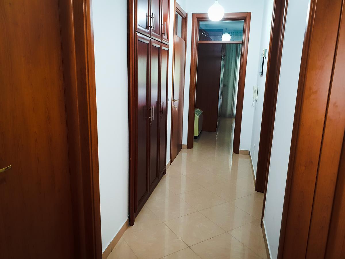Lux Apartments Vlore Luaran gambar