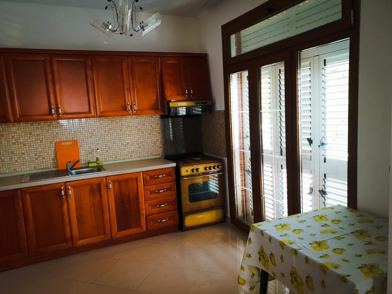 Lux Apartments Vlore Luaran gambar
